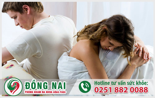 Tiểu ra máu ở nữ có nguy hiểm không?